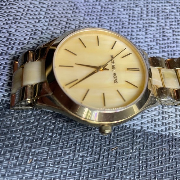 Michael Kors Watch - Picture 4 of 6